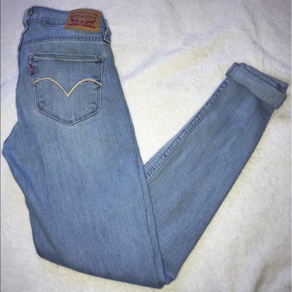 Women’s skinny Levi jeans